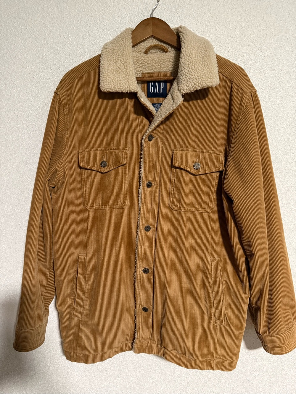 Vintage Men’s Medium 2002 Gap corduroy sherpa-lined jacket - Holiday 2002